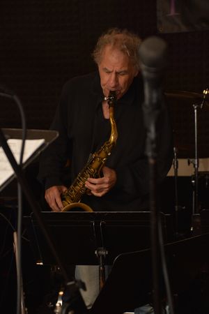 Jay Leslie @ BroadwayWorld Jay Leslie Photo