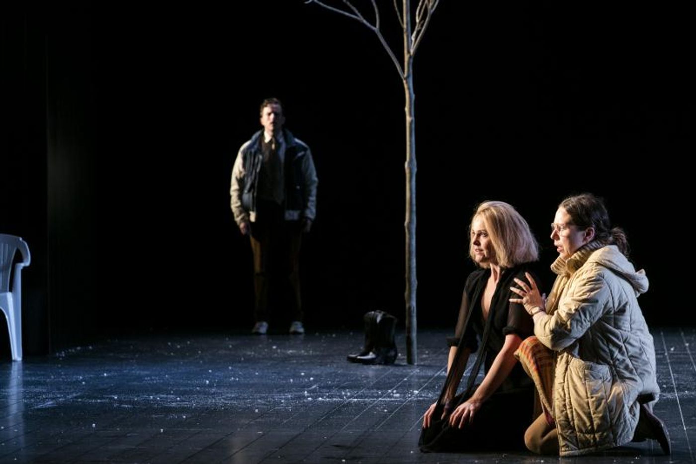 Review: Andrew Upton's Contemporary Adaptation of Chekhov's THREE SISTERS Is Presented With Economy As It Seeks To Find A Modern Relatability  Image