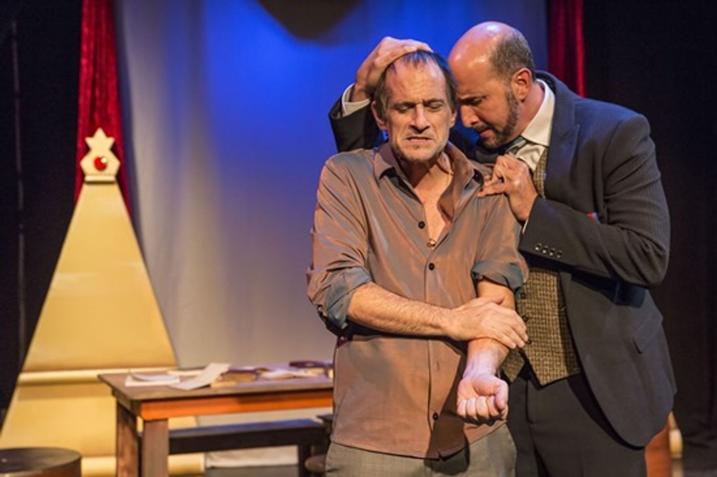 Review: Open Fist Theatre Company Gets DELEARIOUS on Stage  Image