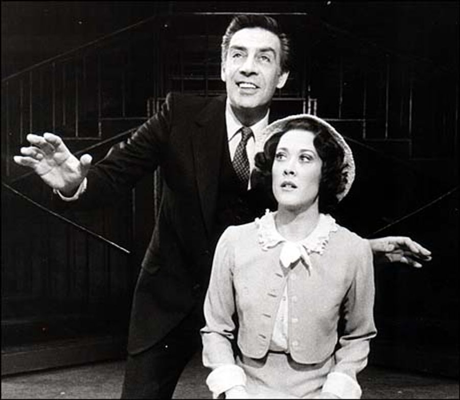 Interview: Karen Ziemba of IRVING BERLIN'S WHITE CHRISTMAS Tour Image