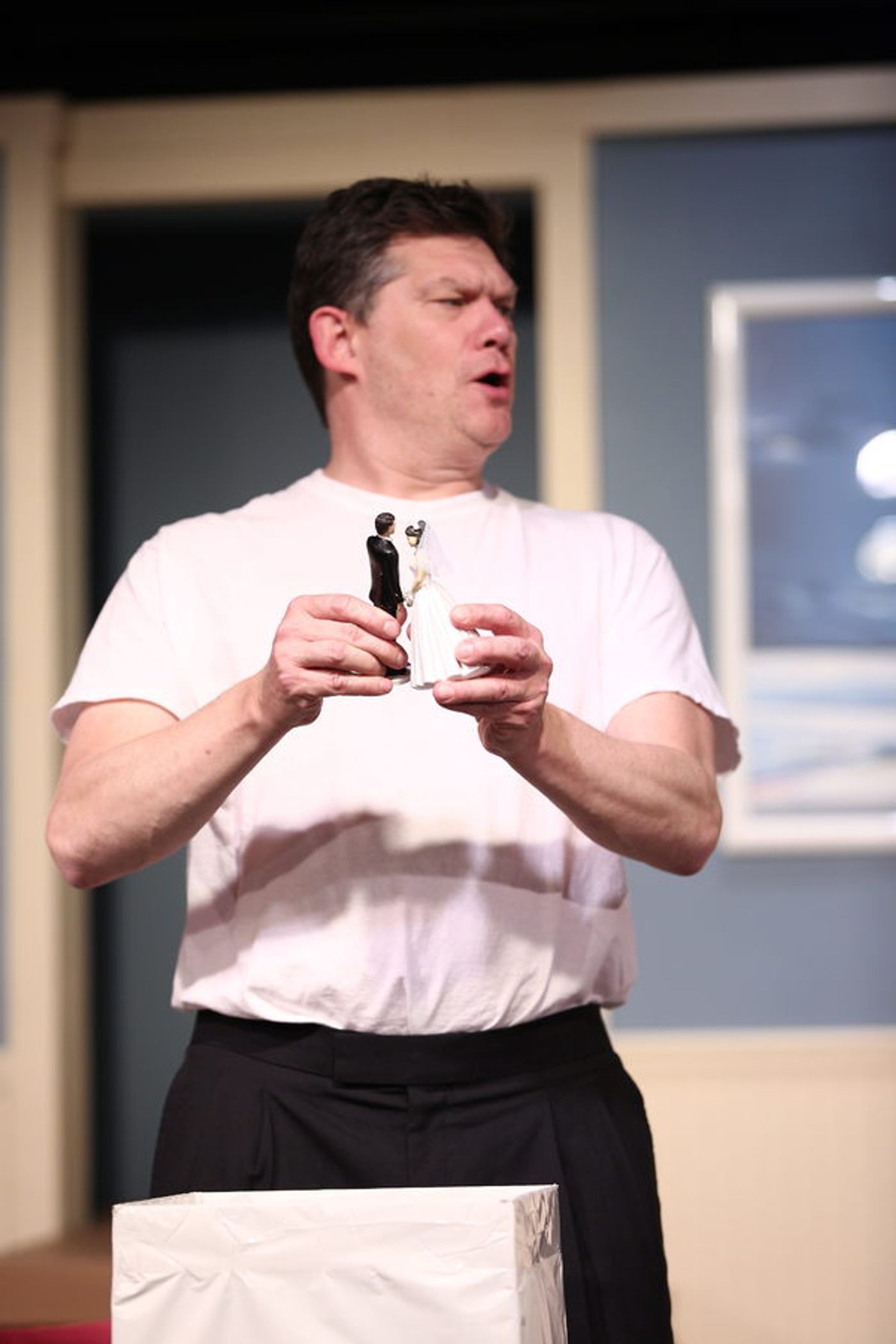 Photo Flash: First Look at ONE SLIGHT HITCH at South Bend Civic Theatre  Image