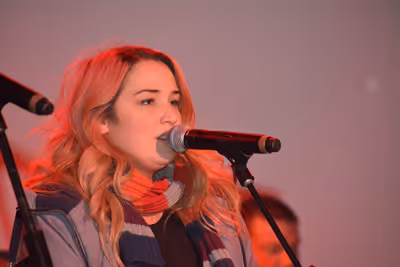Emma Hunton Photo