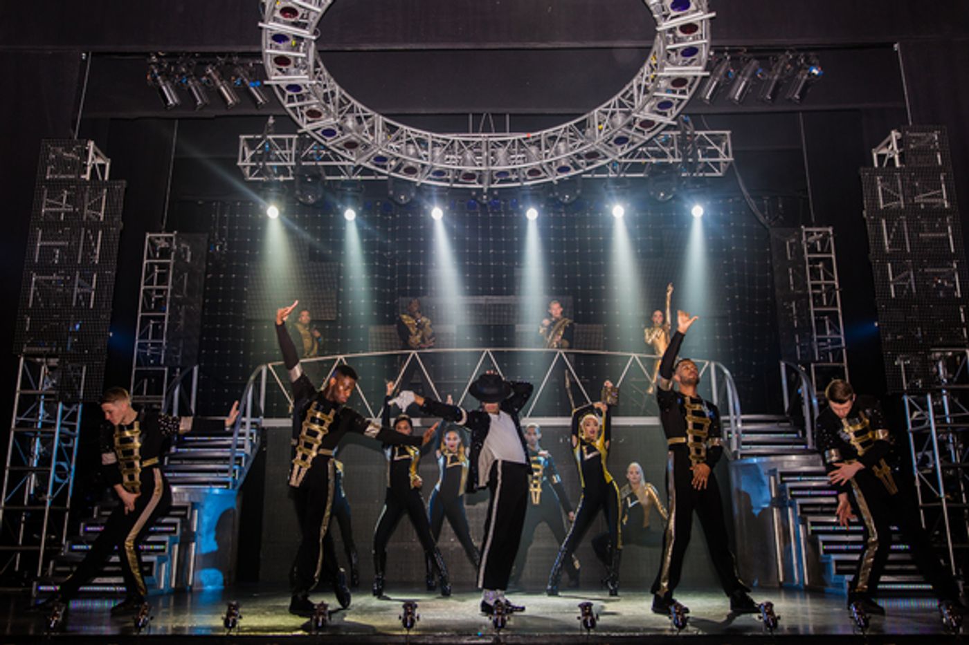 Photo Flash: First Look at the New Cast of THRILLER LIVE  Image