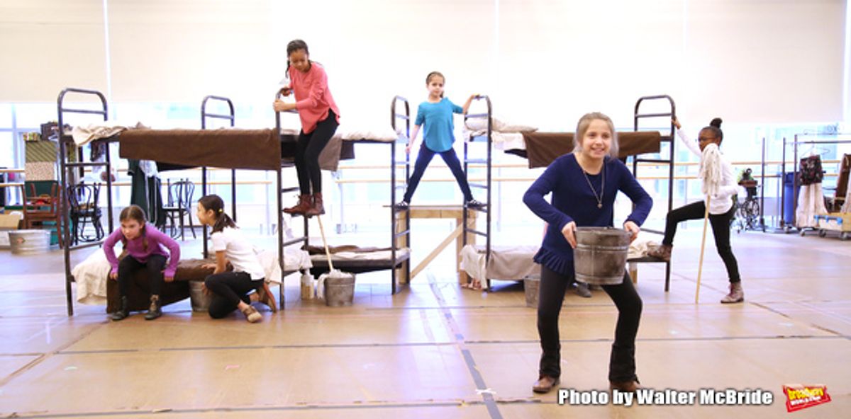 Peyton Ella and cast  at 