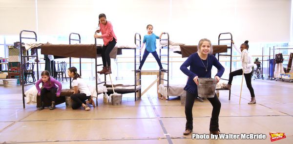 Peyton Ella and cast  Photo