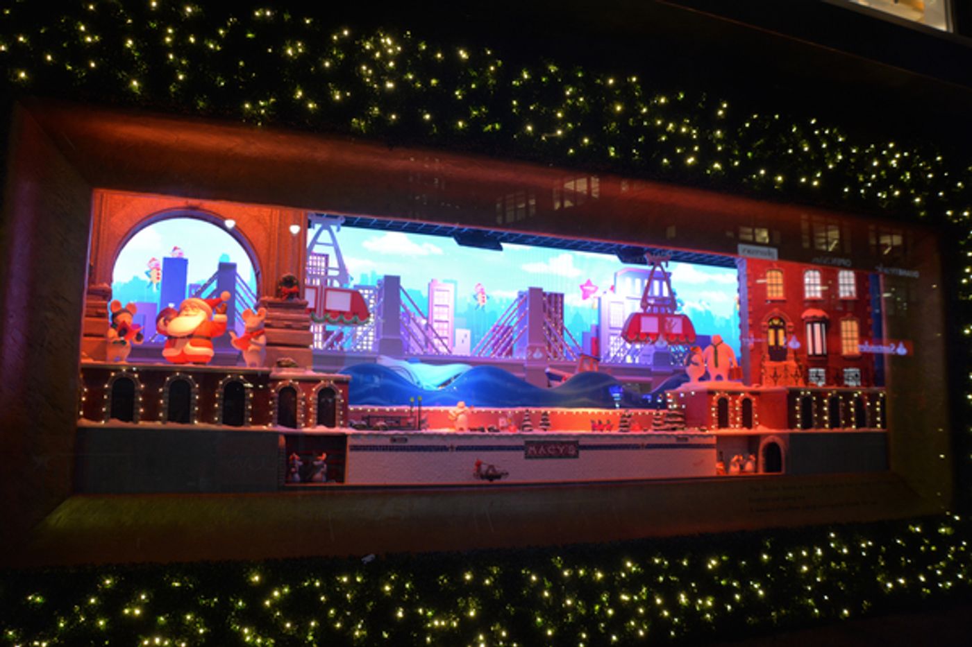 Photo Coverage: The Holidays Are Here! Macy's Unveils Iconic 2017 Windows Displays Photo Coverage: The Holidays Are Here! Macy's Unveils Iconic 2017 Windows Displays Image
