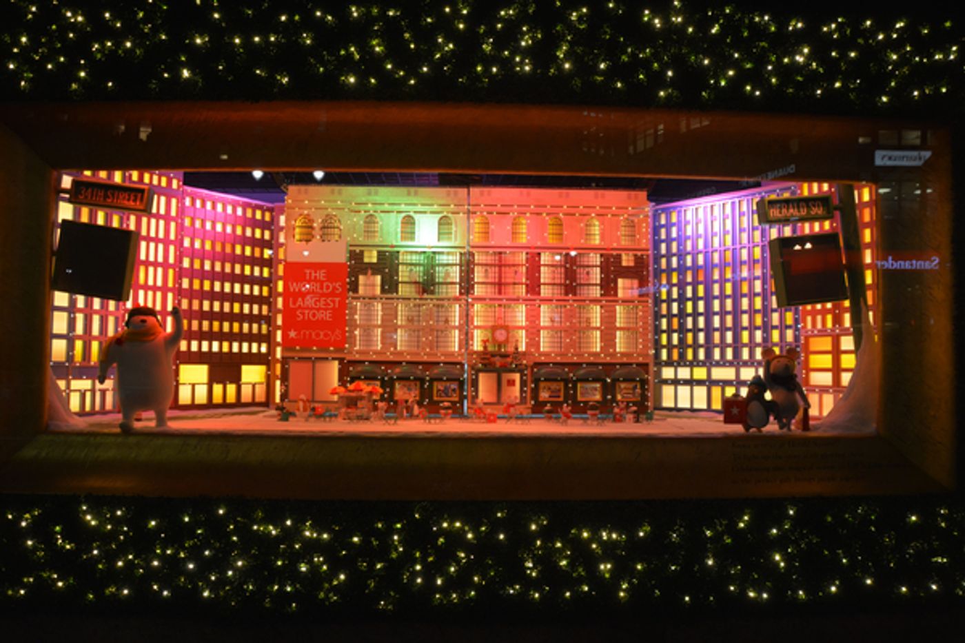 Photo Coverage: The Holidays Are Here! Macy's Unveils Iconic 2017 Windows Displays Photo Coverage: The Holidays Are Here! Macy's Unveils Iconic 2017 Windows Displays Image