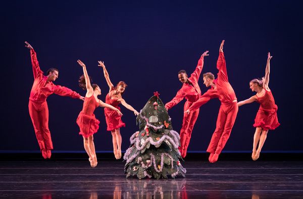 From L-R: Smuin dancers Robert Kretz, Terez Dean, Erica Chipp-Adams, Ben Needham-Wood Photo