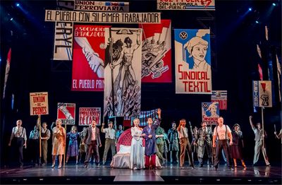 Emma Kingston, Robert Finlayson and the company of EVITA Photo