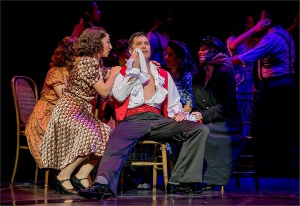 Emma Kingston and Anton Luitingh, with the company of EVITA Photo