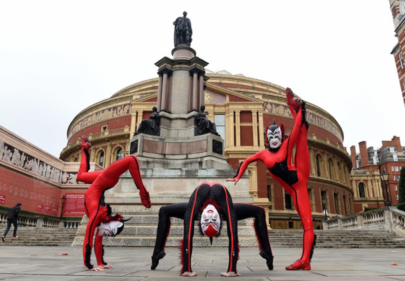 Photo Flash: The Cast of CIRQUE DU SOLEIL OVO Takes London! Photo Flash: The Cast of CIRQUE DU SOLEIL OVO Takes London! Image