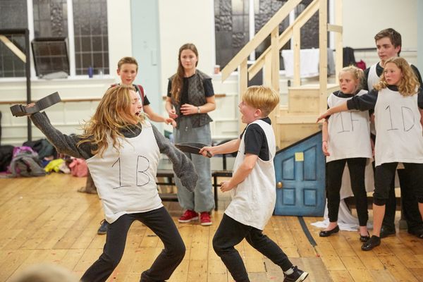 Photos: In the Rehearsal Room for Rose Theatre Kingston's ALICE IN WINTERLAND — photo 2 of 7