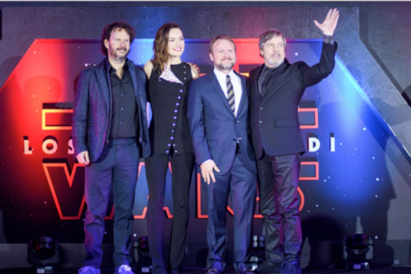 Photo Flash: Mark Hamill, Daisy Ridley Attend STAR WARS: THE LAST JEDI Fan Event in Mexico City  Image