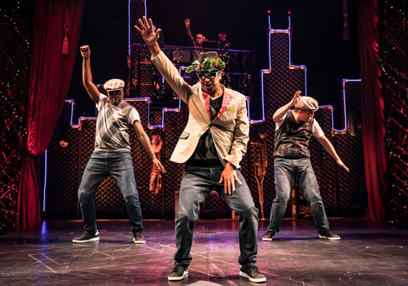 Photo Flash: Q BROTHERS CHRISTMAS Begins Tonight At Chicago Shakespeare  Image