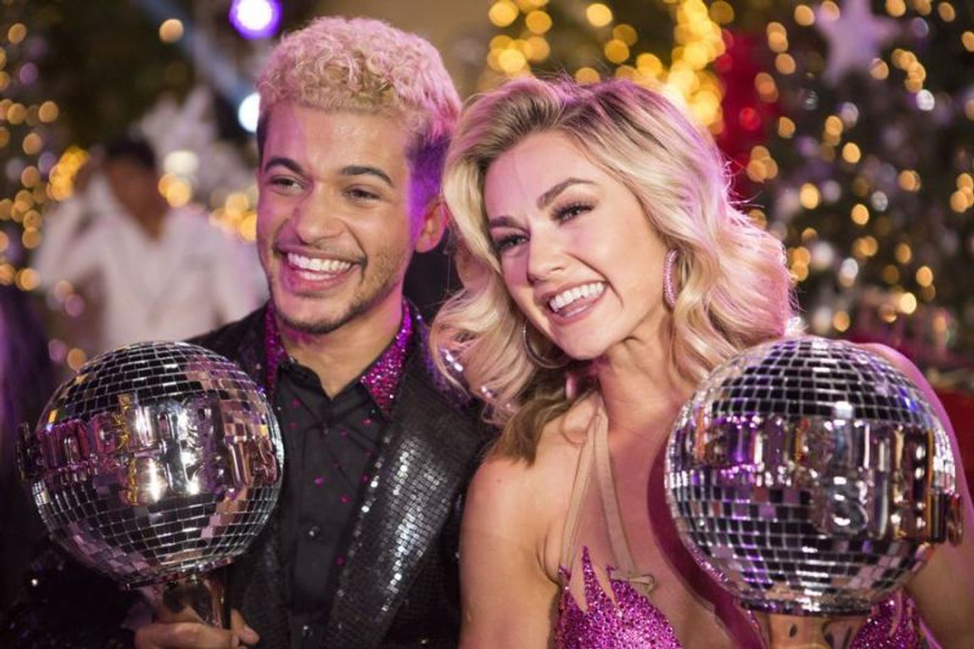 VIDEO: Non-Stop! HAMILTON's Jordan Fisher Wins DANCING WITH THE STARS  Image