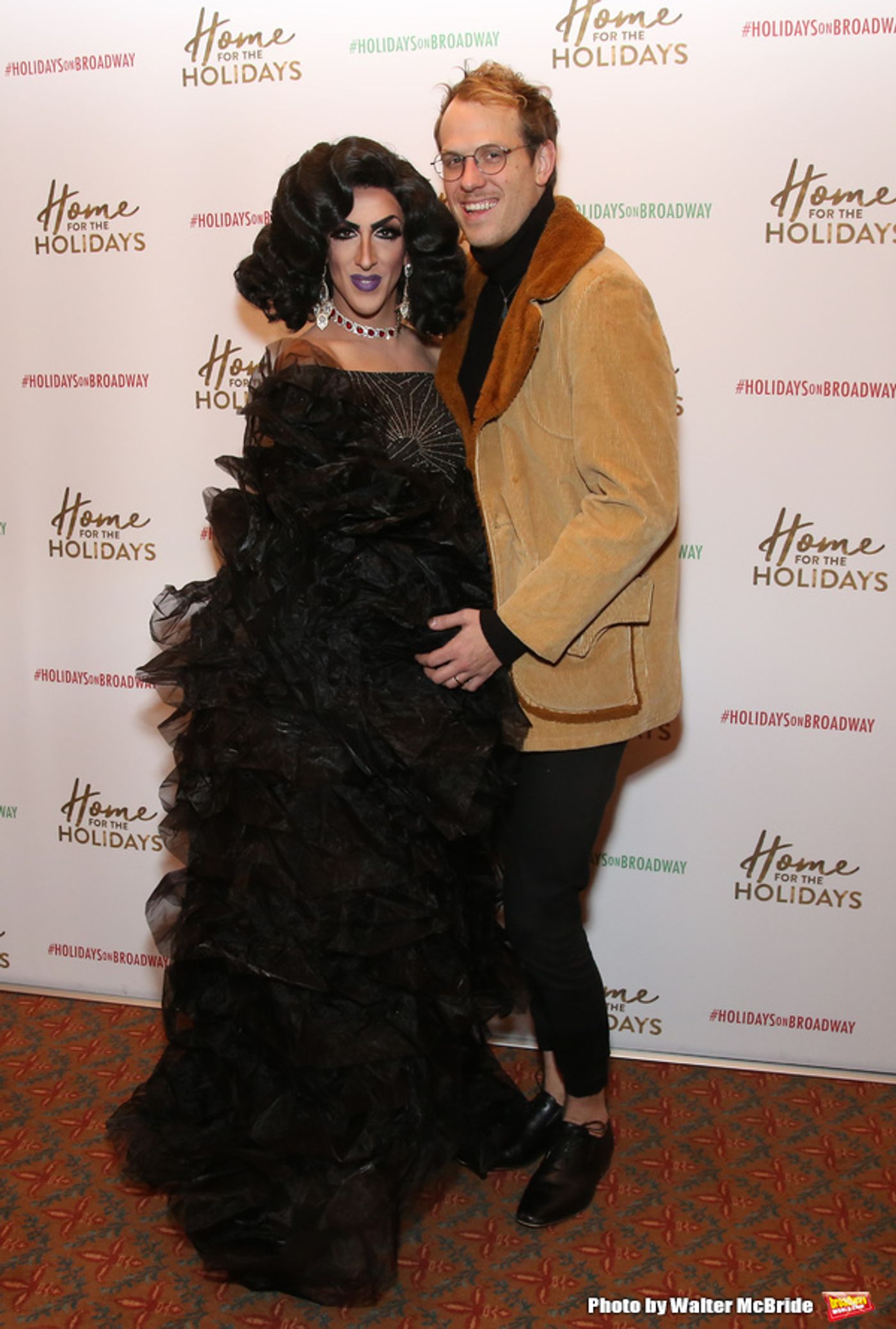 Photo Coverage: On the Opening Night Red Carpet for HOME FOR THE HOLIDAYS!  Image