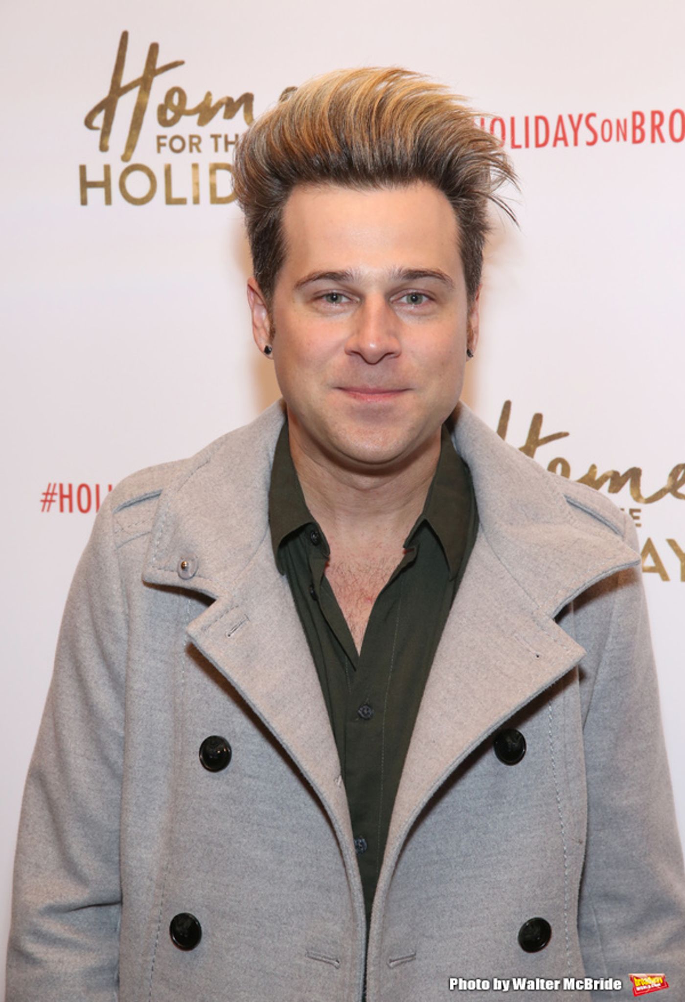 Photo Coverage: On the Opening Night Red Carpet for HOME FOR THE HOLIDAYS!  Image