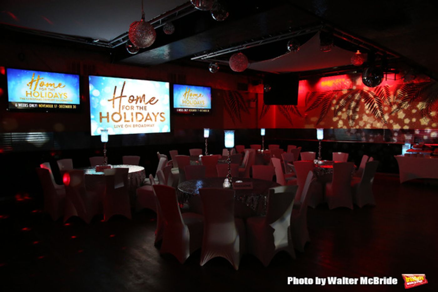 Photo Coverage: HOME FOR THE HOLIDAYS Gets Festive for Opening Night!  Image
