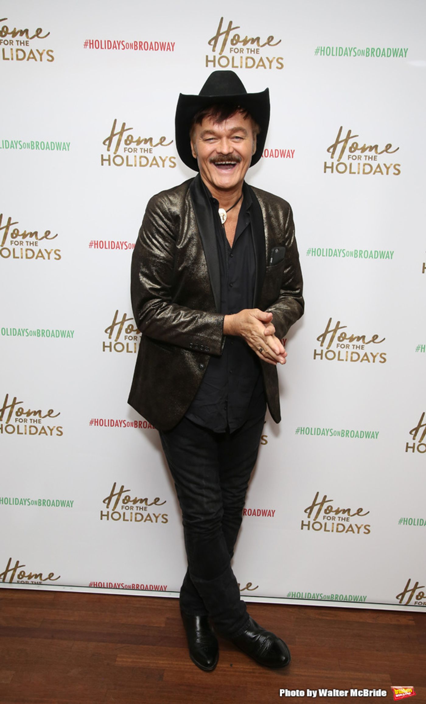 Photo Coverage: HOME FOR THE HOLIDAYS Gets Festive for Opening Night!  Image