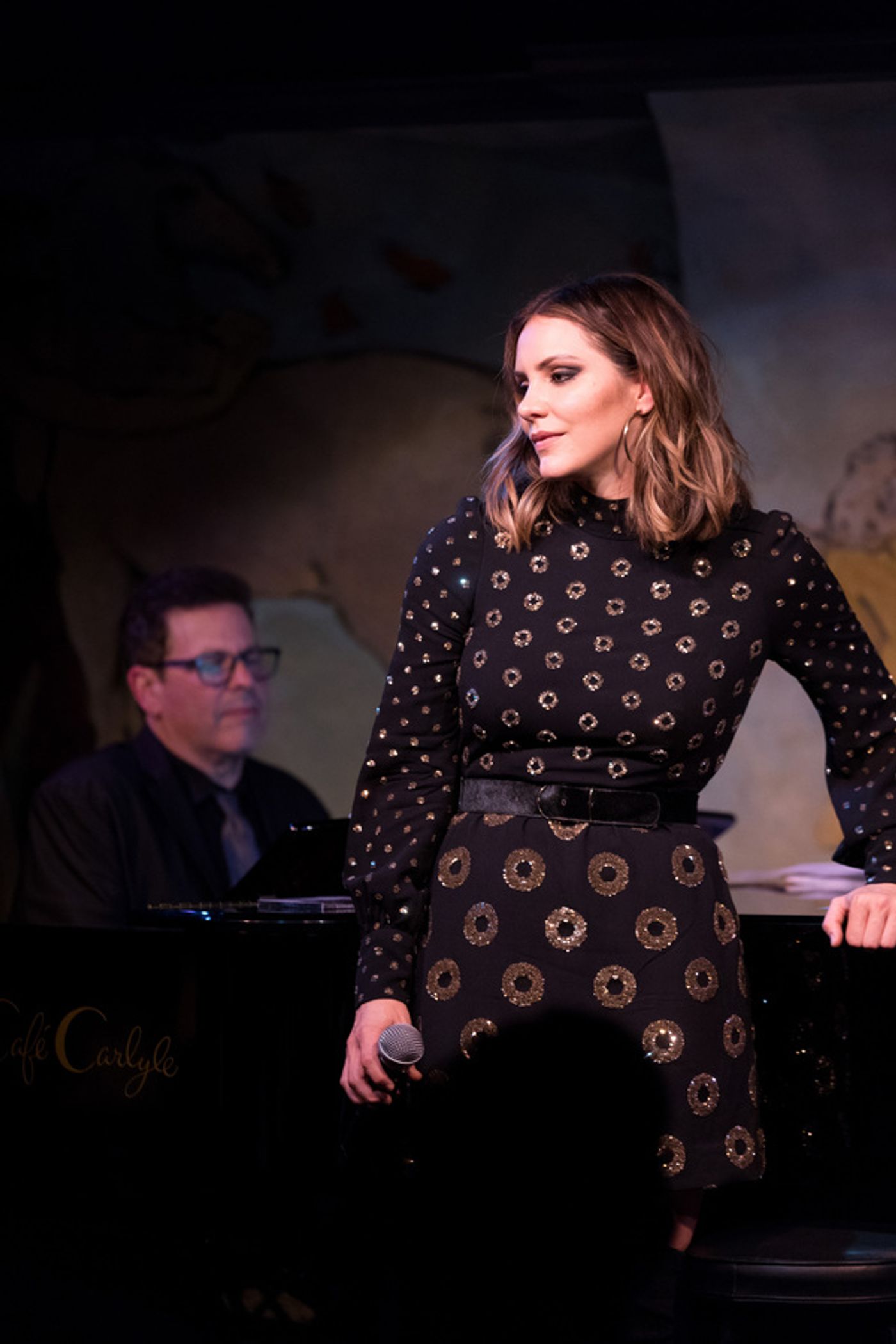 Photo Flash: SMASH's Katharine McPhee Makes Sold-Out Cafe Carlyle Debut  Image