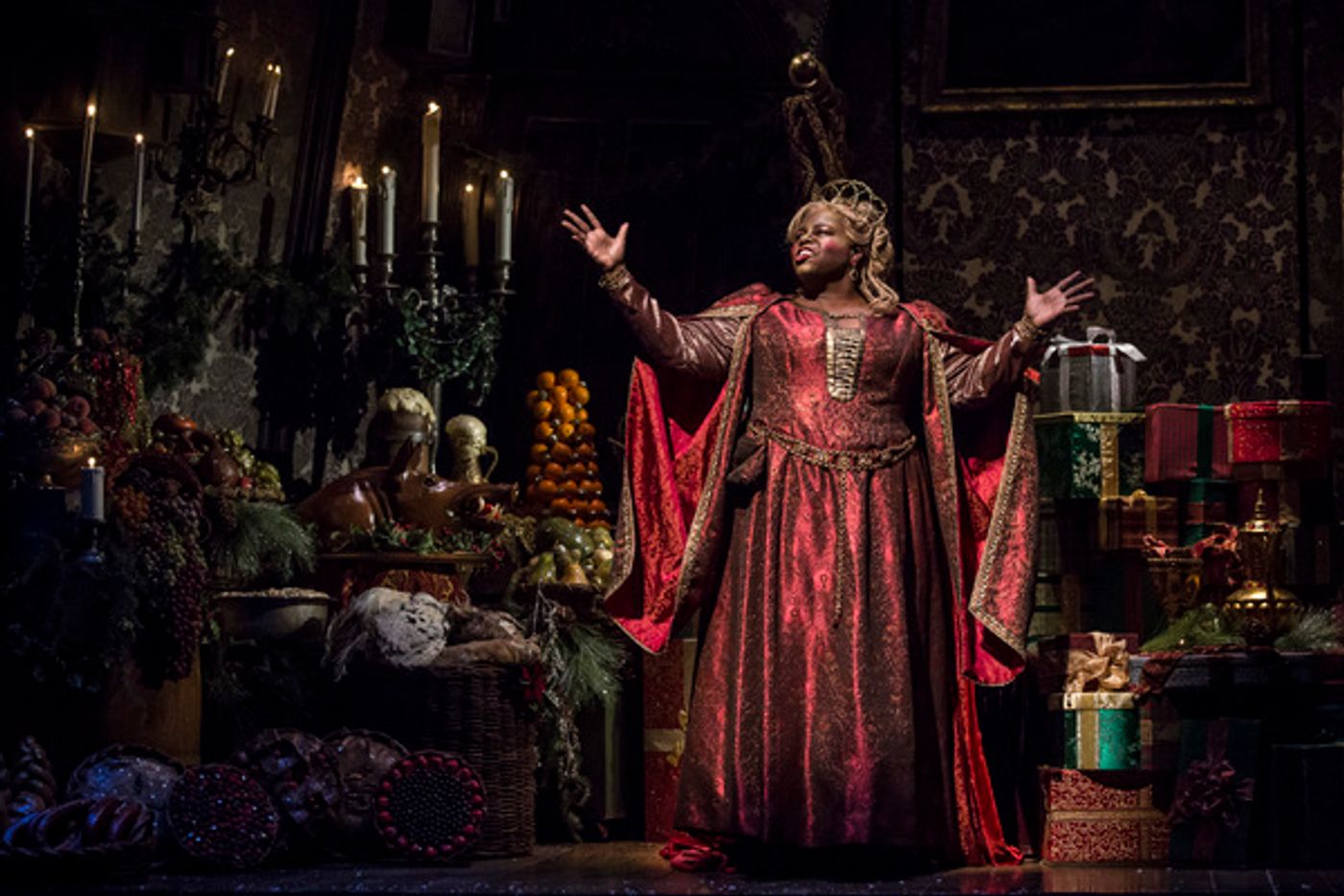 Photo Flash: First Look at Goodman Theatre's 40th Annual Production of A CHRISTMAS CAROL  Image