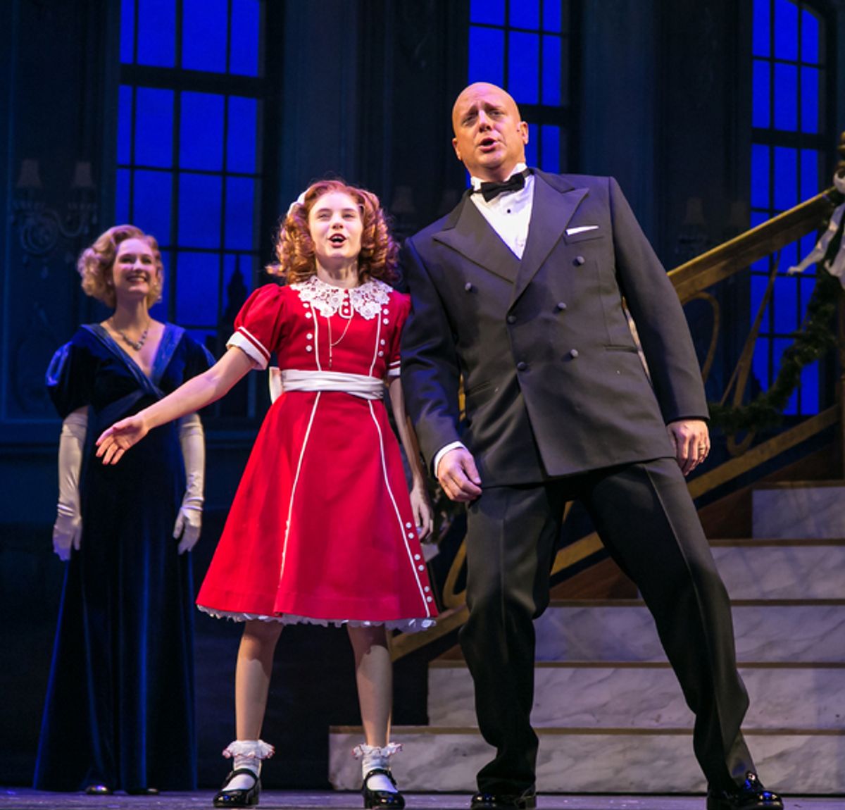 Erin Mackey (Grace), Cassidy Pry (Annie) andChristopher Sieber (Warbucks) at 