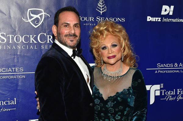 Dr. Craig Rosenblum and his mother Sheri Rosenblum, Gala Chair Photo