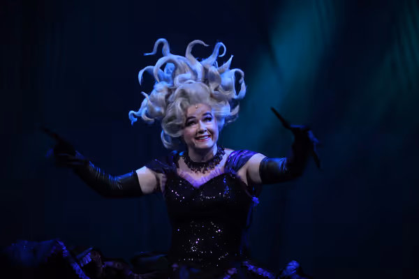 Leslie Becker Photo Credit: Rob Strong Photo