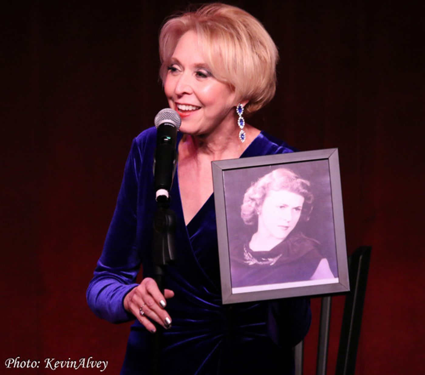 Photo Flash: Julie Halston Returns to Birdland with LIFE, DEATH AND FILLER  Image