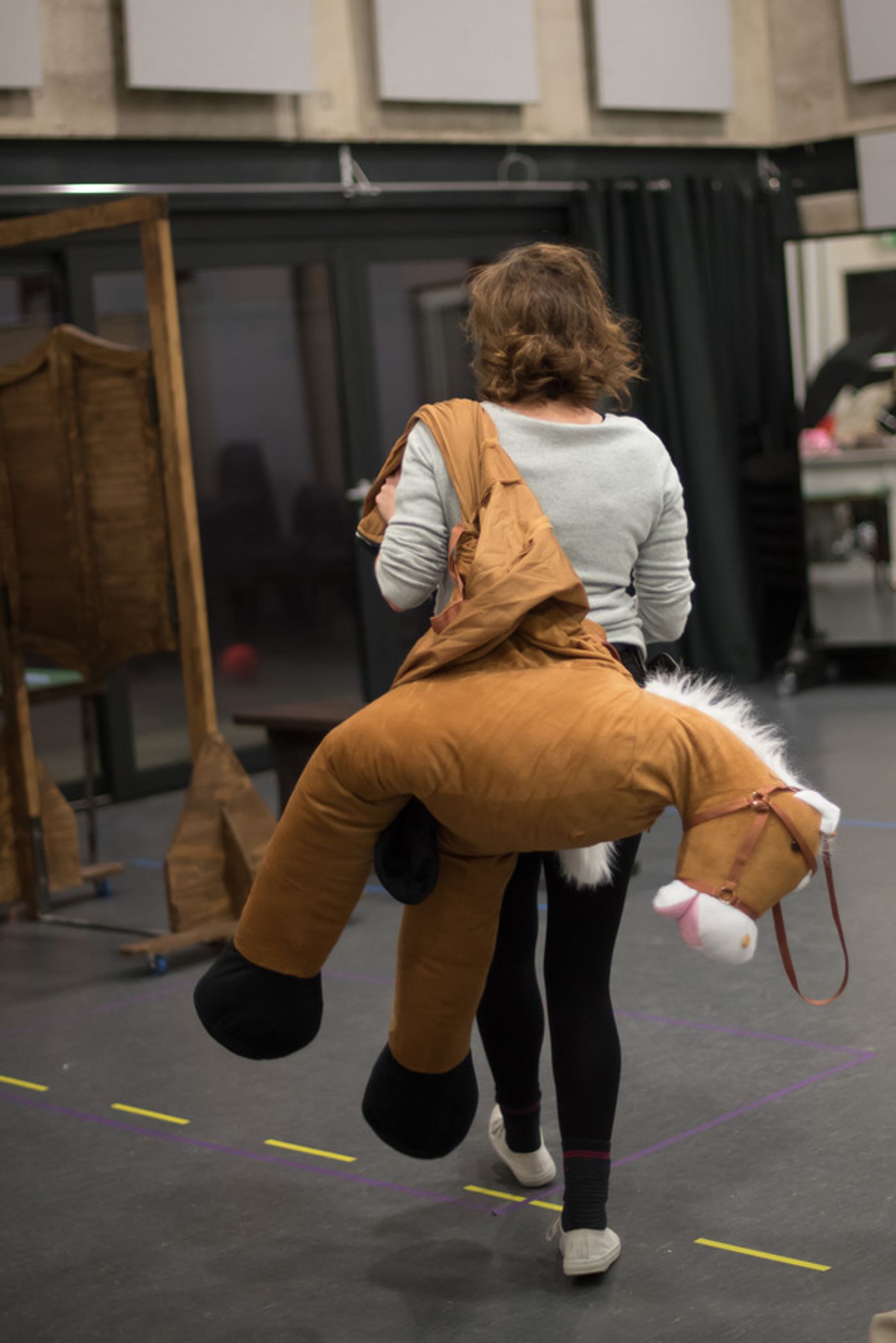 Photo Flash: Cinderella Meets Spaghetti Western in Belgrade Christmas Comedy Photo Flash: Cinderella Meets Spaghetti Western in Belgrade Christmas Comedy Image