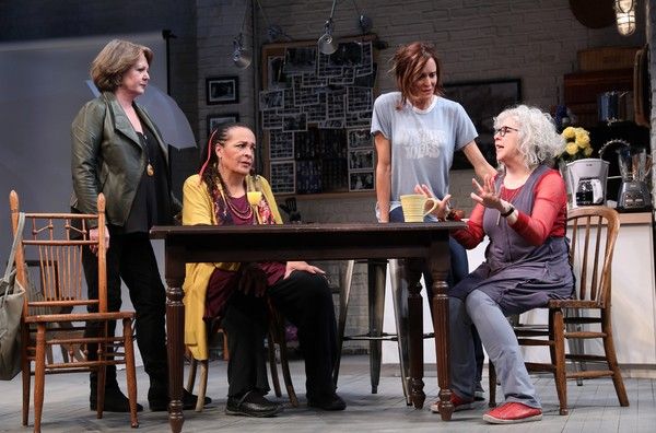 (l-r) Ellen Parker, Franchelle Stewart Dorn, Polly Draper and Kathryn Grody in 20TH C Photo