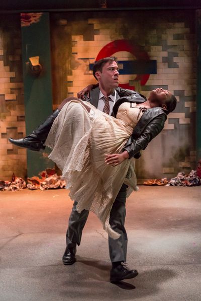 Know Theatre presents NEVERWHERE - Rory Sheridan as Richard Mayhew - Ernaisja Curry a Photo