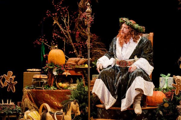 Joel Blum as The Ghost of Christmas Present Photo