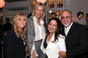 Iris Smith, Karolina Kurkova, Gloria Estefan, Emilio Estefan @ BroadwayWorld Iris Smith, Karolina Kurkova, Gloria Estefan, Emilio Estefan Photo