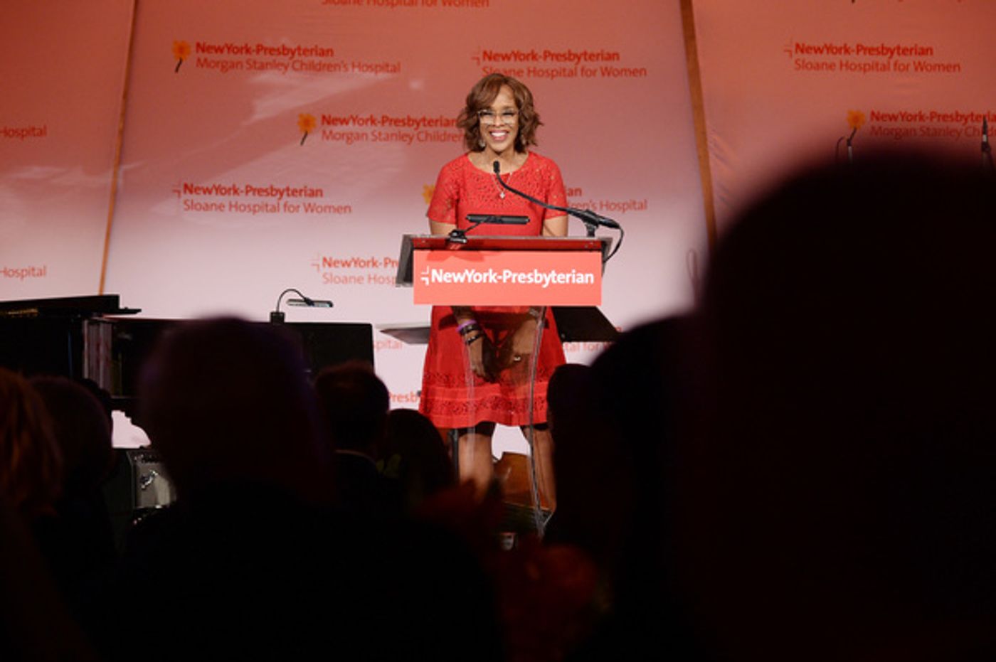 Photo Flash: Jane Krakowski Helps Raise $1 Million at NewYork-Presbyterian's 'AMAZING KIDS' Gala  Image