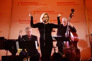 Actress Jane Krakowski performs onstage Photo