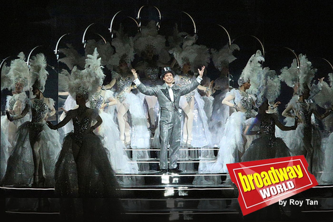 Photo Exclusive: First Look at Theatre du Chatelet's SINGIN' IN THE RAIN at Le Grand Palais  Image