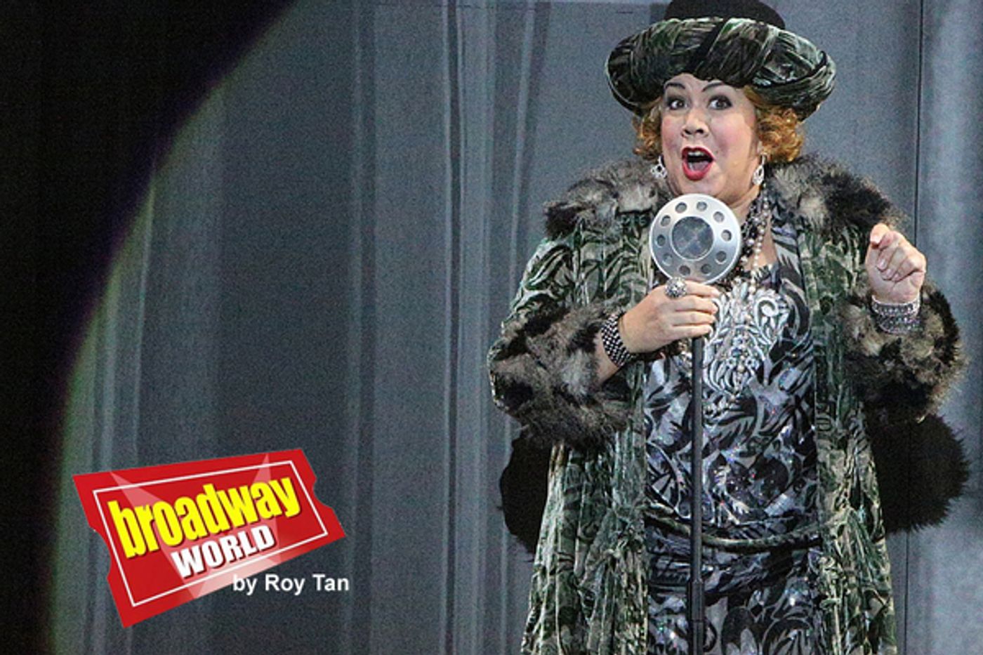 Photo Exclusive: First Look at Theatre du Chatelet's SINGIN' IN THE RAIN at Le Grand Palais  Image