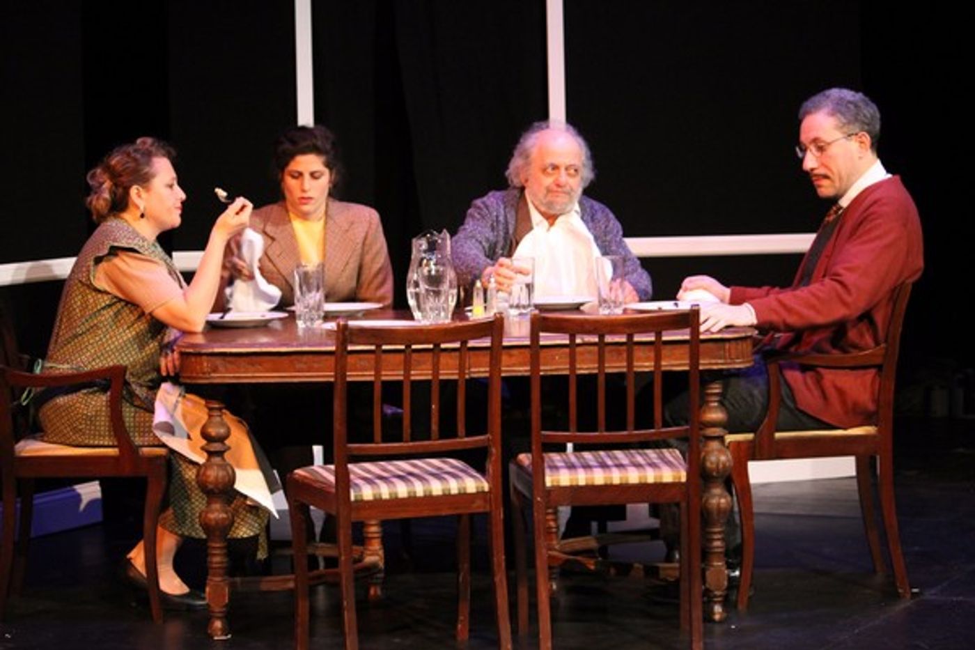 Photo Flash: First Look at New Yiddish Rep's AWAKE AND SING!  Image