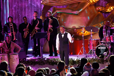 CHRISTMAS IN ROCKEFELLER CENTER -- Pictured: Leslie Odom Jr. performs during the 2017 Photo