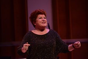 Klea Blackhurst Photo