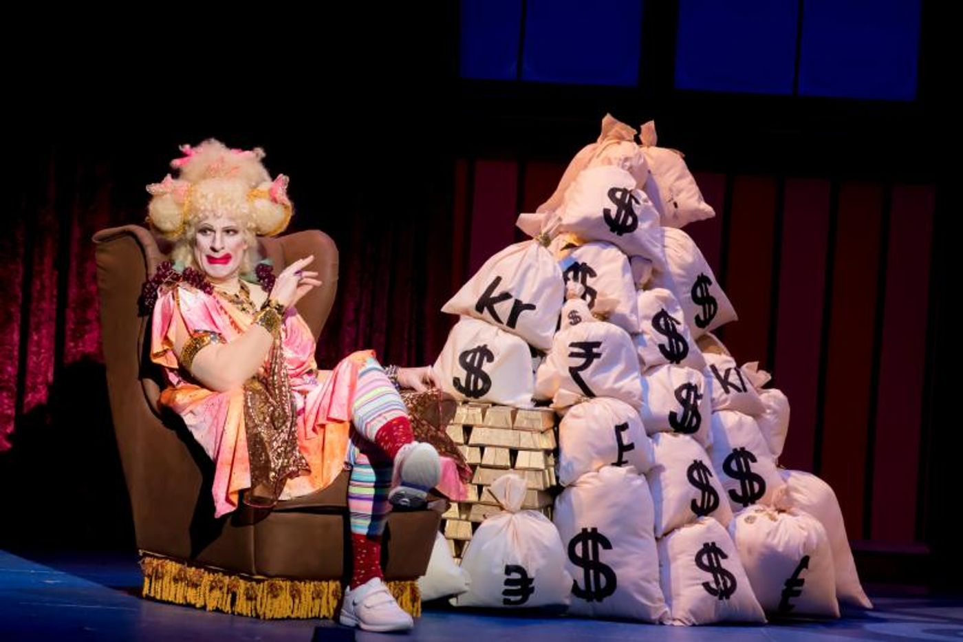 Review: Ross Petty's A CHRISTMAS CAROL Panto is Undeniably Fun  Image