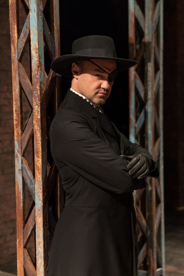 David Guy Holmes as Snyder Photo