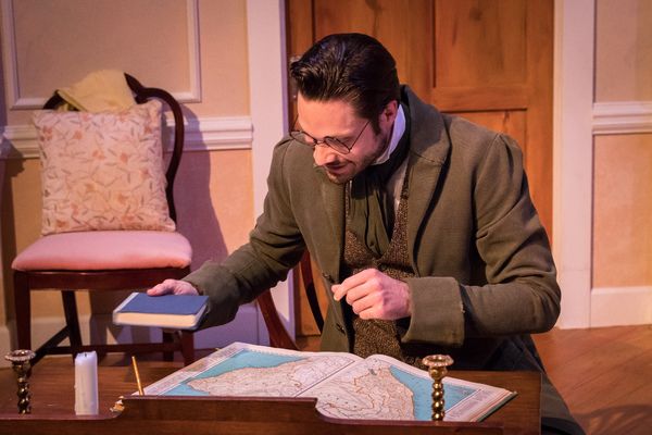  Jonathan Horne as Arthur De Bourgh Photo