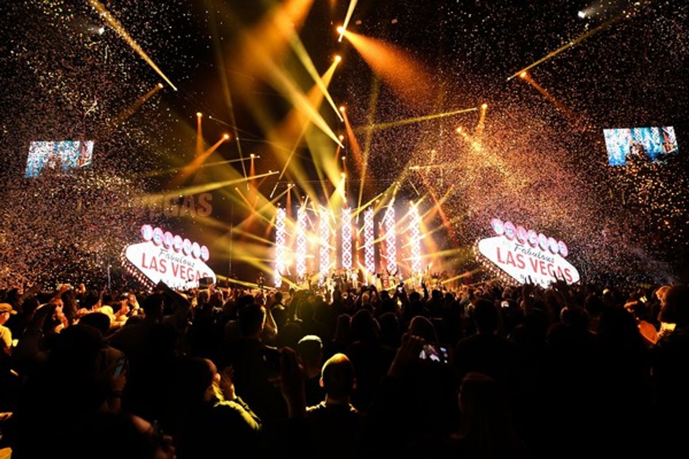 Photo Flash: Star-Studded Vegas Strong Benefit Concert Unites Las Vegas  Image