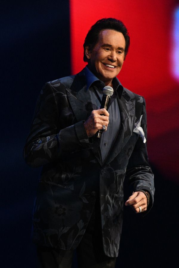 Wayne Newton Photo