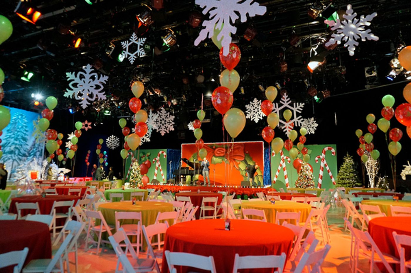 Photo Flash: Fulfillment Fund Throws 45th Annual Holiday Party  Image