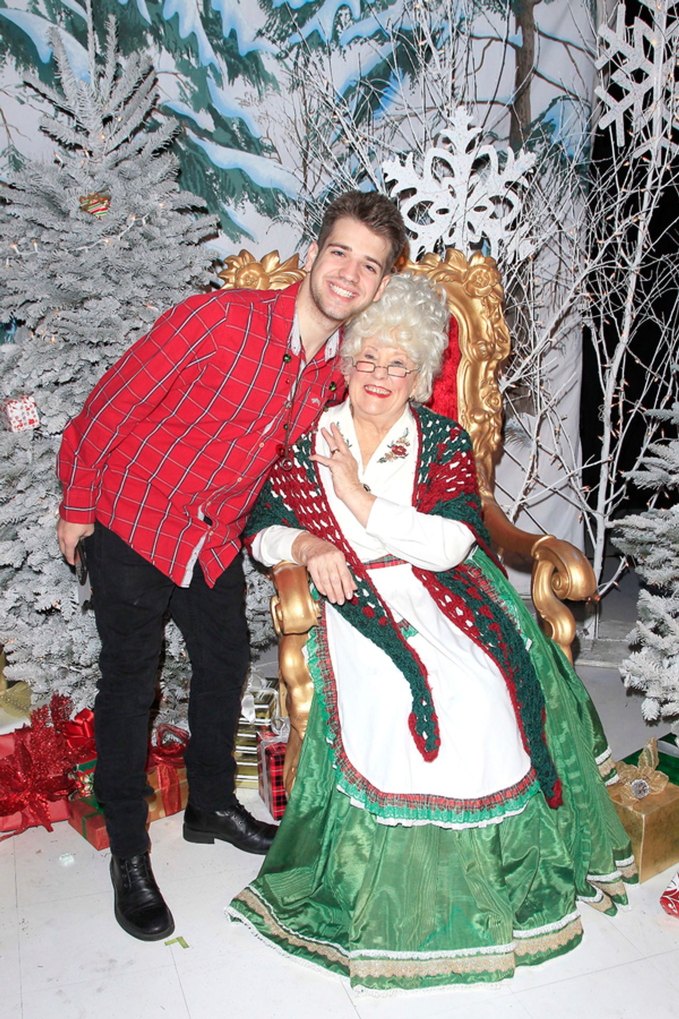 Photo Flash: Fulfillment Fund Throws 45th Annual Holiday Party  Image