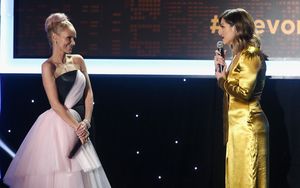 Honoree Kristin Chenoweth and Shoshana Bean Photo