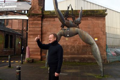 Sting outside Fairfield Heritage Centre Photo